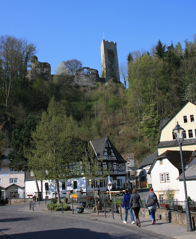 Ort Grenzau Ortskern Sommer Wandern