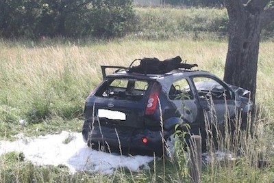 20170703 verletzter person pkw ausgebrannt