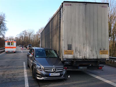 20180221 Unfall Falschfahrer Dernbacher Dreieck