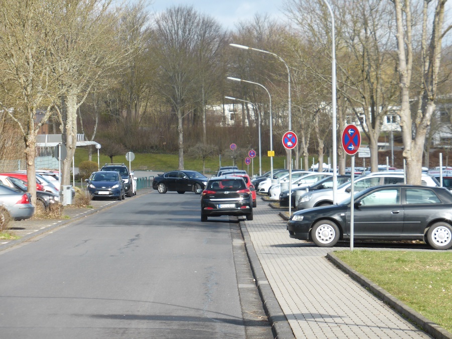 Verkehr Parkplatze Halteverbot