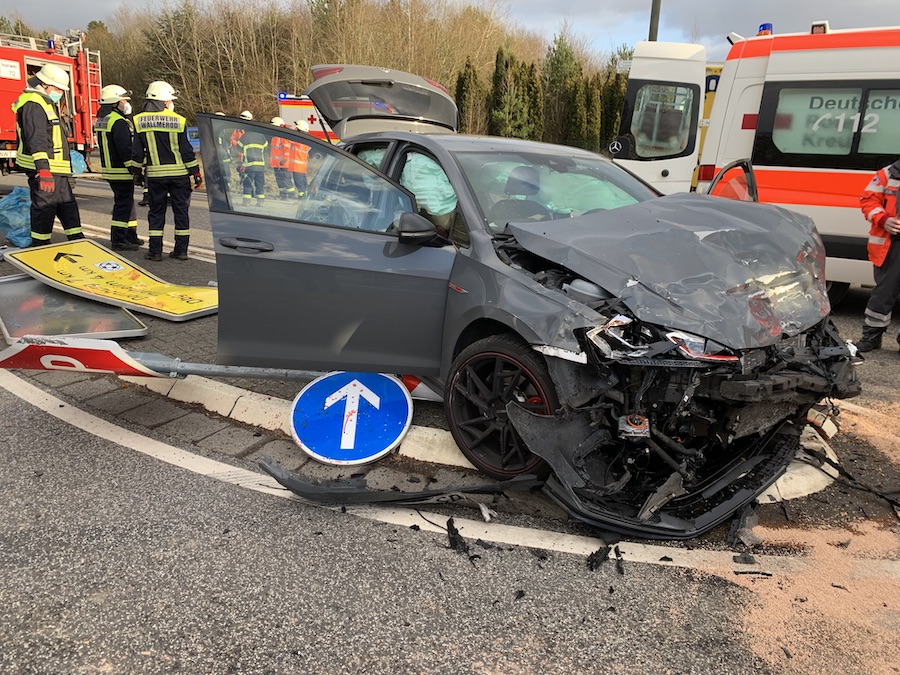 Verkehr Unfall Verkehrsinsel