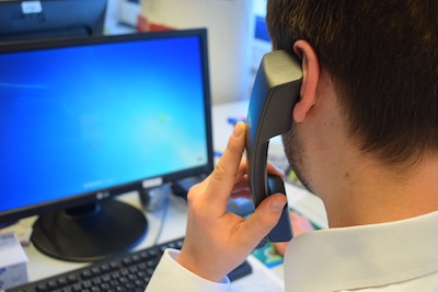 Symbol Polizei Betruger Telefon Monitor