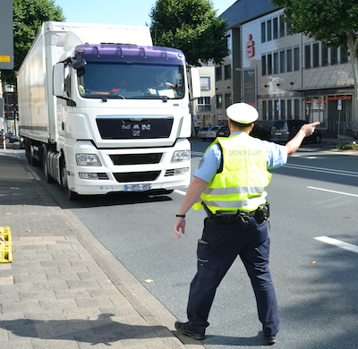 Symbol Polizei LKW Kontrolle