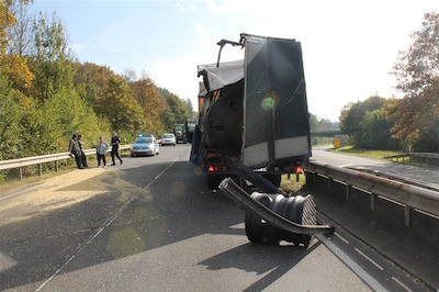 20161017 pol pdmt verkehrsunfall mit hohem sachschaden